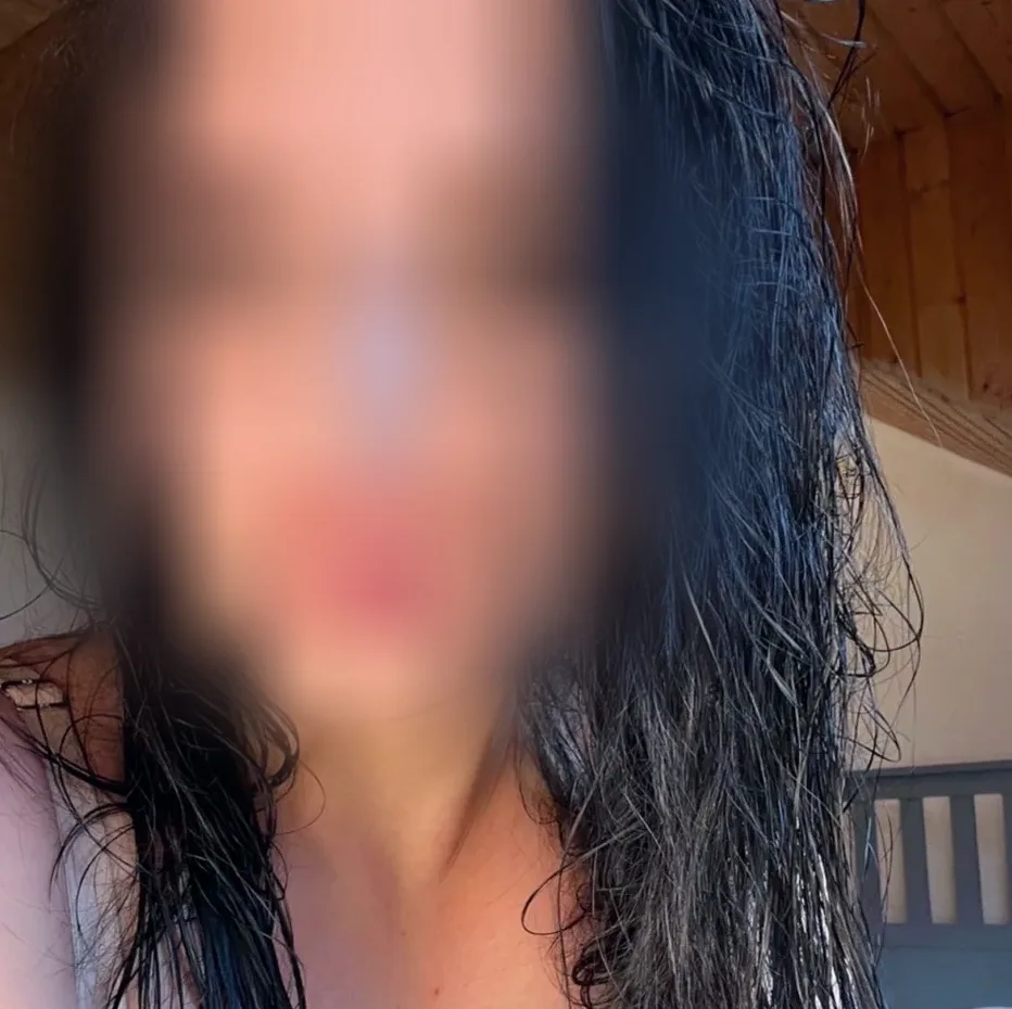 Aisha, 21