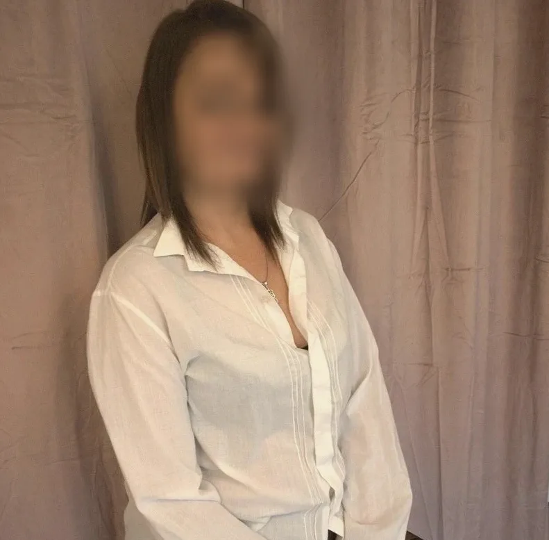 Amelia, 38