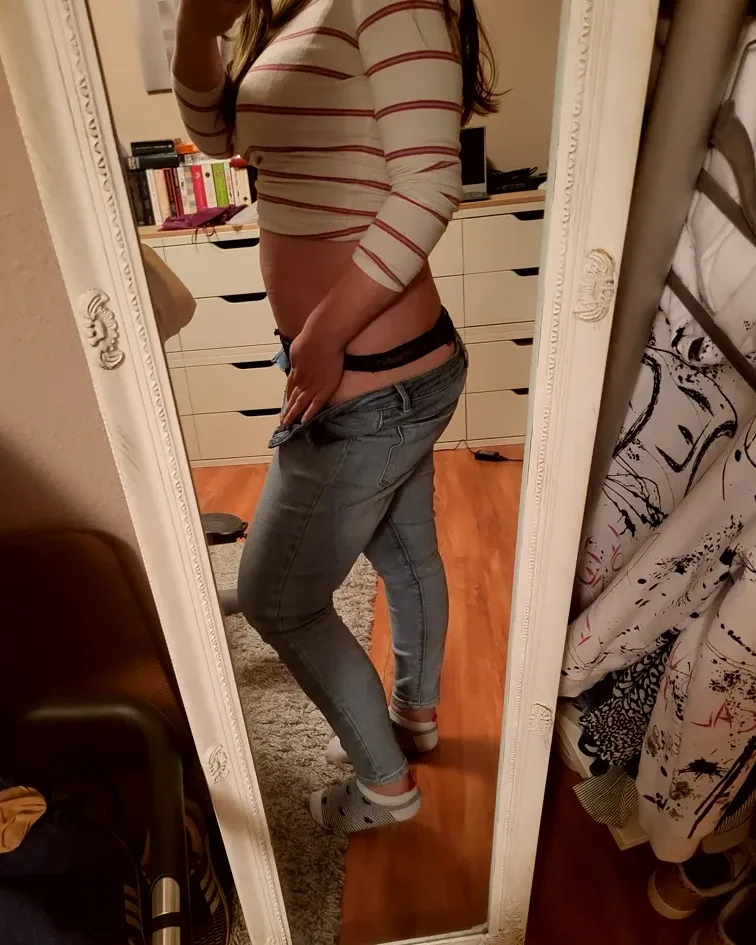 Ewa, 27