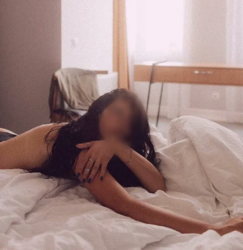 Leyla, 24