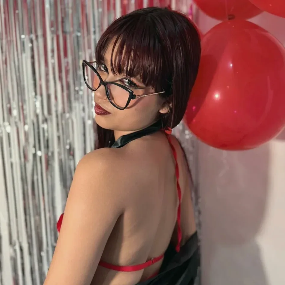Toni, 18