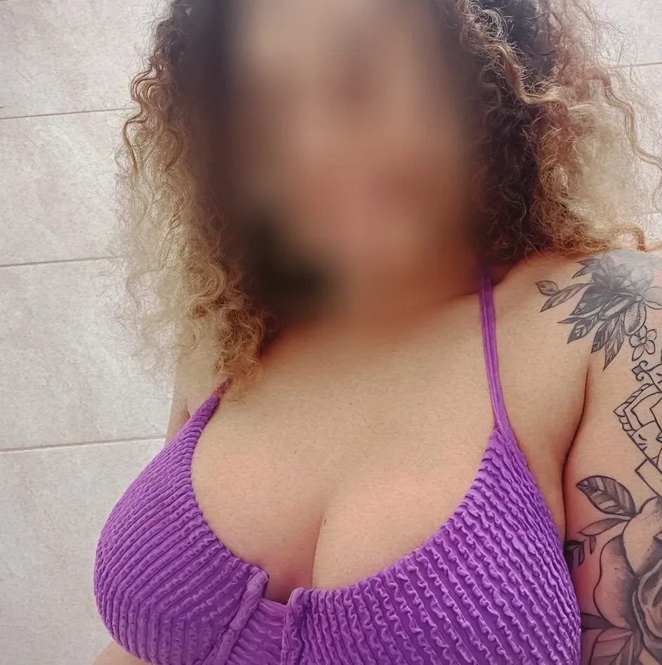 Yasmin, 32